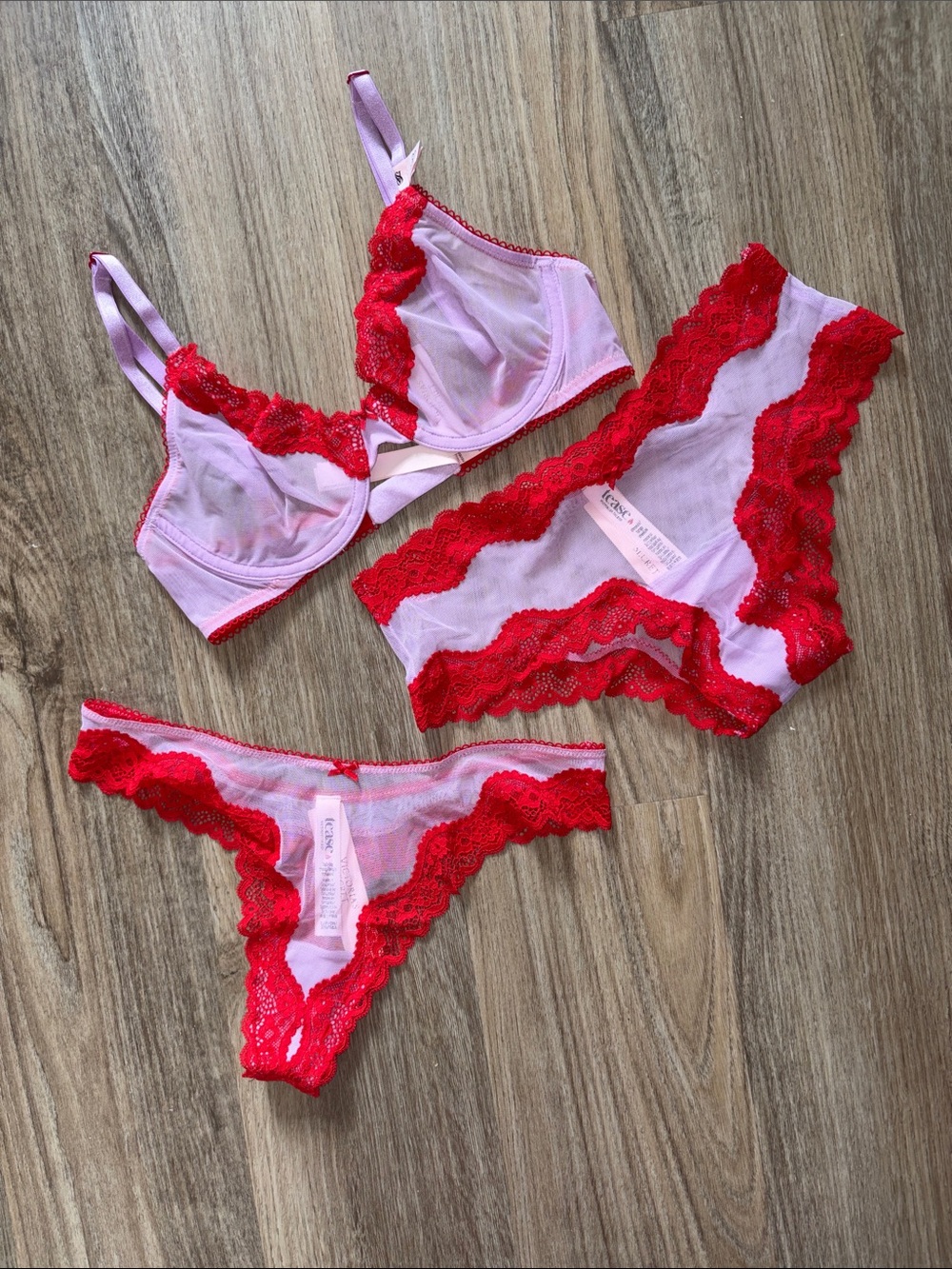 NWT Victoria's Secret Tease Collection Set 32C Unlined Bra and 2 Small Panties